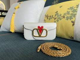 Picture of Valentino Handbags _SKUfw124808935fw